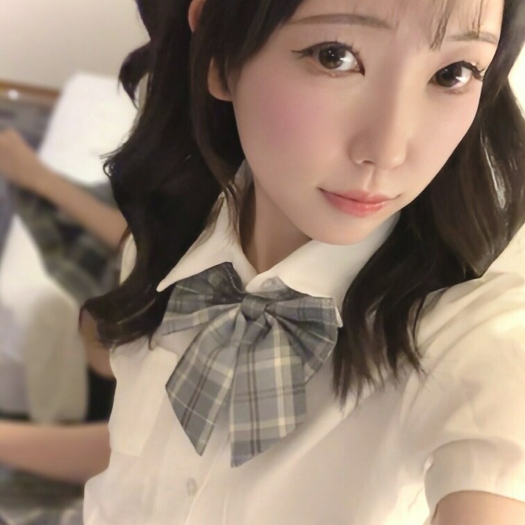 制服脱ぎ脱ぎ＆顔出し///♡