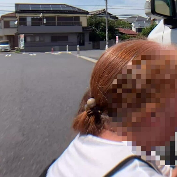 近所の奥様を呼び出して、近くのスーパーの駐車場にてフェラ💕中出しセックスしてきました☺️