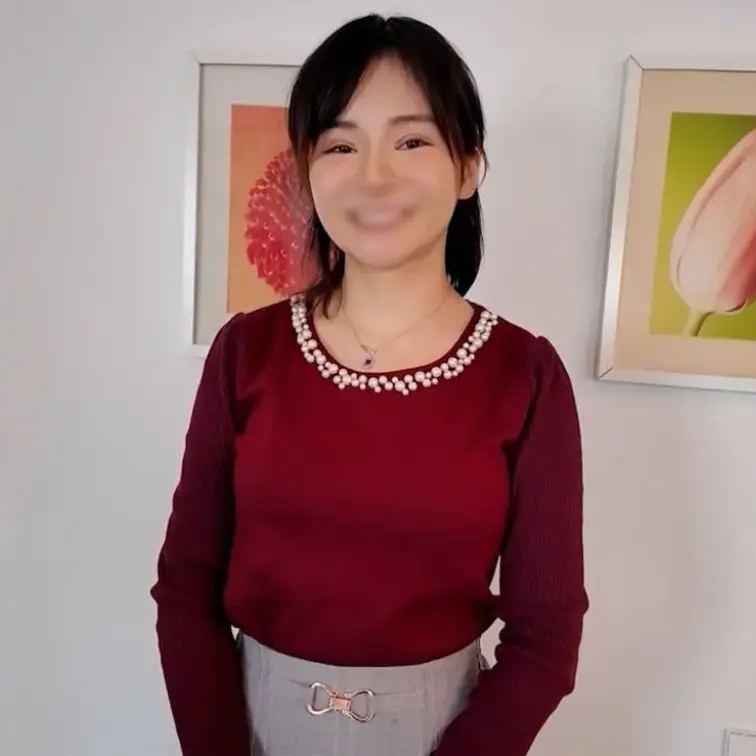 めちゃくちゃ美人な新人看護師さんと密会
こんな清楚な顔してるので爆イキ大量潮吹きするという淫乱女子でした。続きは→ht