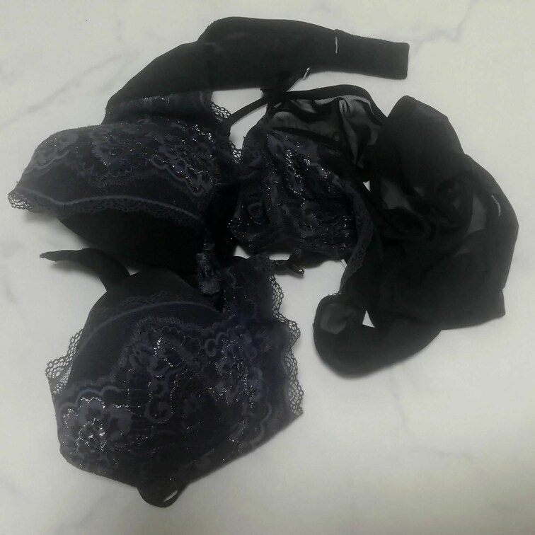 ☆使用済み下着売ります☆ご希望あれば染みパンツも…