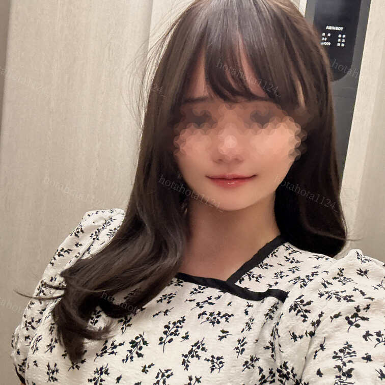 ここで露出しちゃった♡
清楚の皮かぶってまーす！

#フェチ
#変態
#パンツ
#ブラジャー
#パンティー