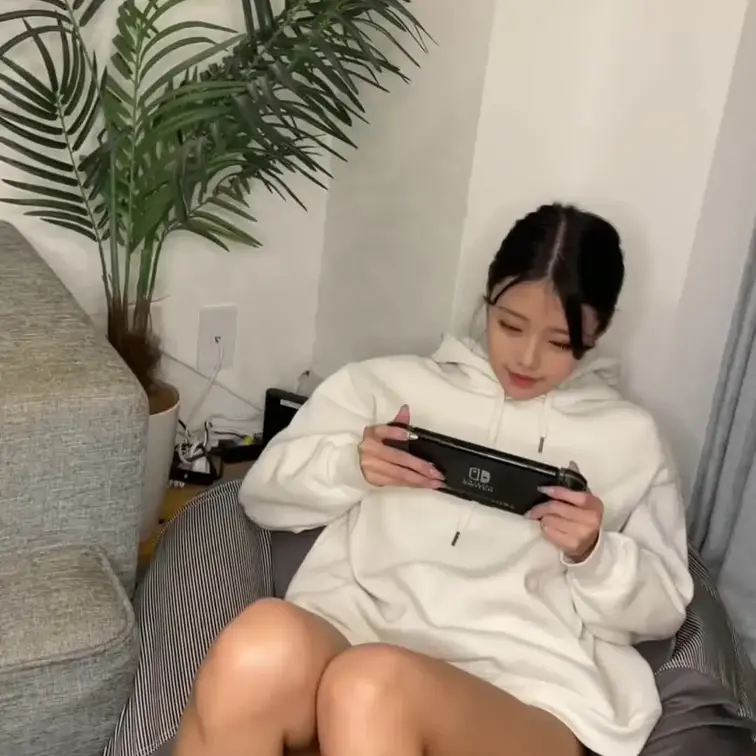 ゲーム集中してると足あがっちゃうw