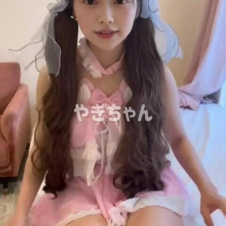 YouTubeでえっちすぎて、削除されちゃったお着替え動画です。