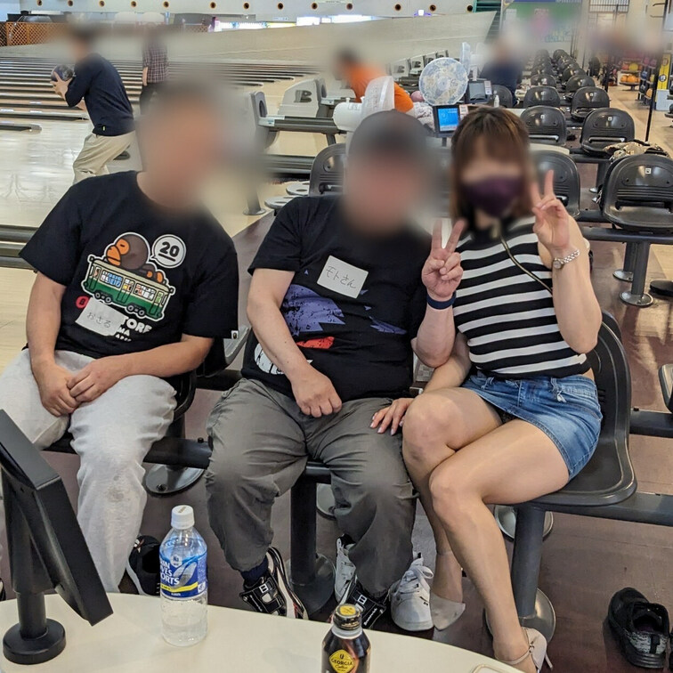 ボーリング大会🎳皆さんとのショット📸
他にも○○○で無料プランで大量アップしています✌️

○○○.jp/post