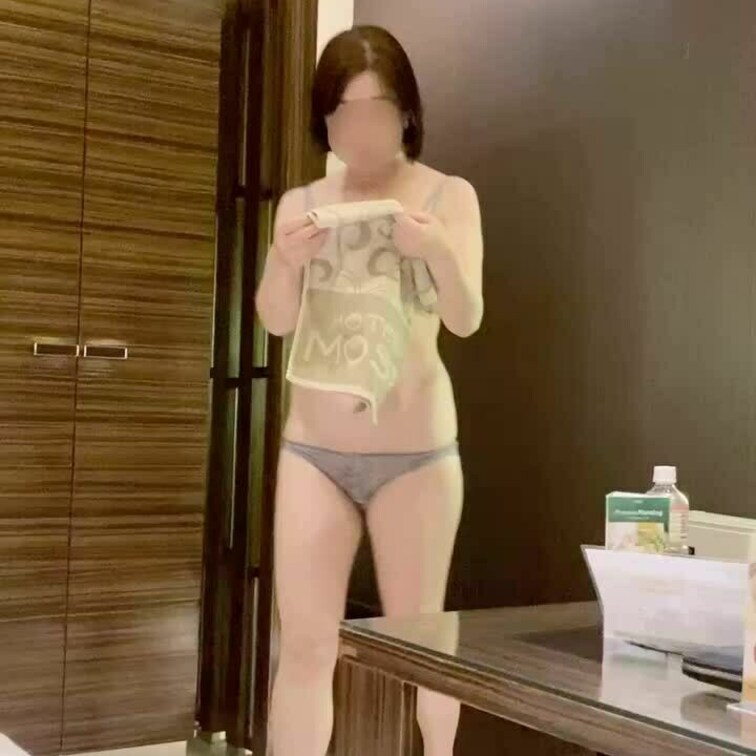 ちょっと前のラブホHですが、まずは、
はじまり、はじまり〜