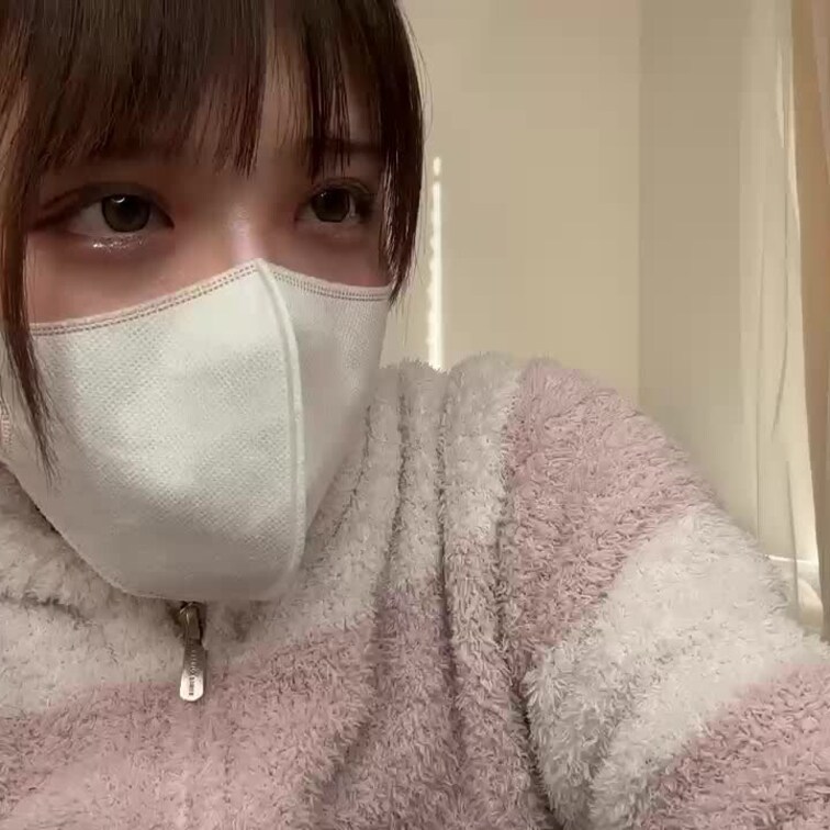 【みれい 20 歳】

みれいさんのライブ配信動画です
生配信だと、1 回の有料配信を視聴すると、おおよそ平均 5