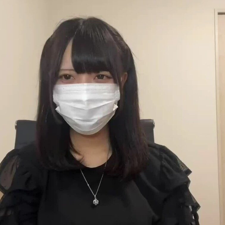 【りん 18 歳】

りんさんのライブ配信動画です
生配信 だと、1 回の有料配信を視聴すると、おおよそ平均 5,