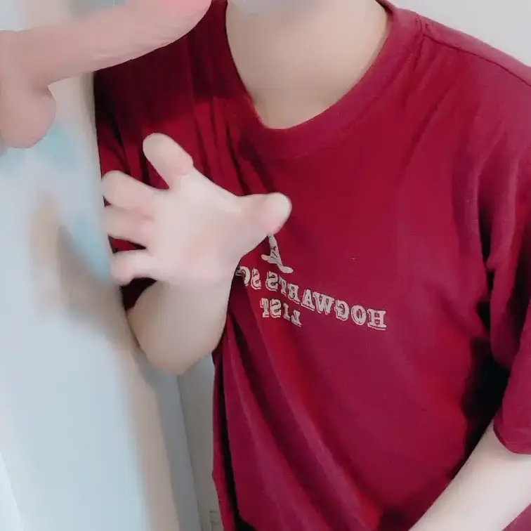 ⭐️お気に入りボタンも押してくれたら嬉しいな！
今回は「口内射精」されちゃうフェラ動画だよ？
いっぱい咥えて口に射精