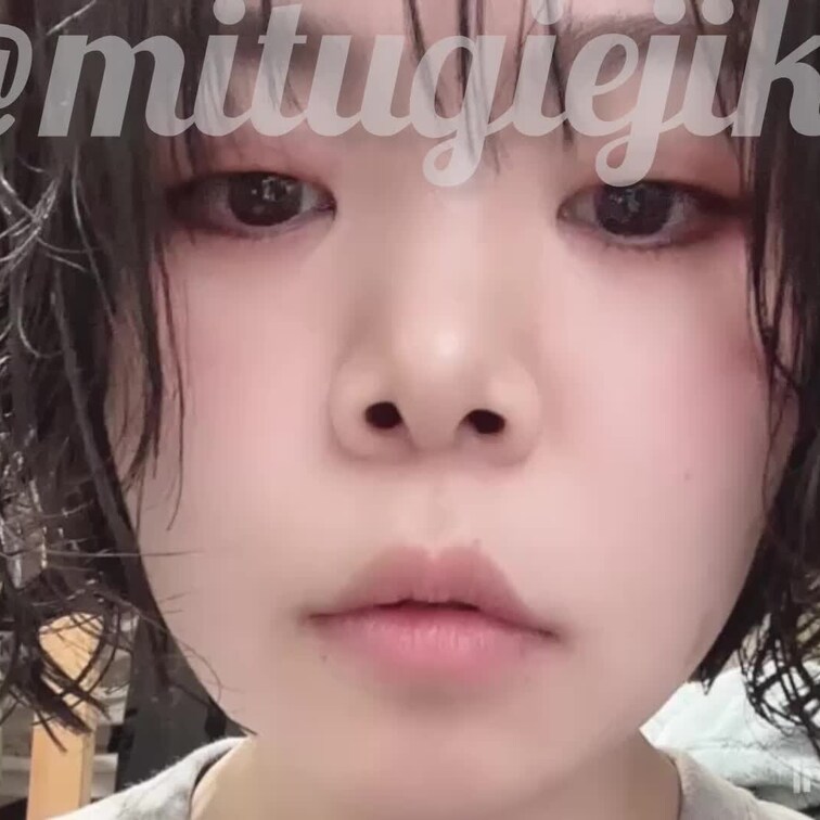 リクエストの食べてる口の中
口開けて食べれなくて何回も練習してこれです、、、
もうしわけ😢