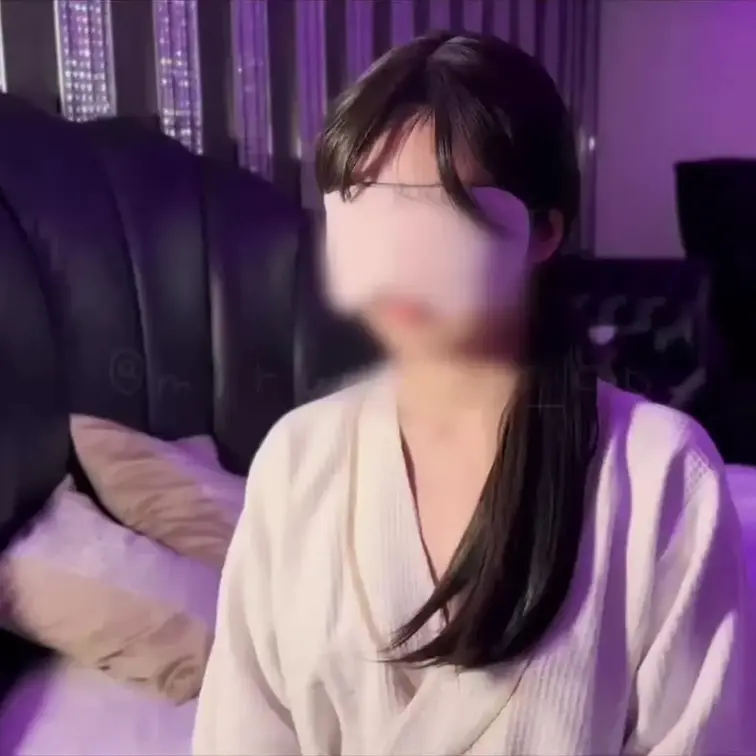 エグいピストンパイブと本気種付け交尾してみました🥹
目隠しで身動き取れない状態で、しかも初めて使うピストンパイブだったので訳も分からずイキまくりでした…