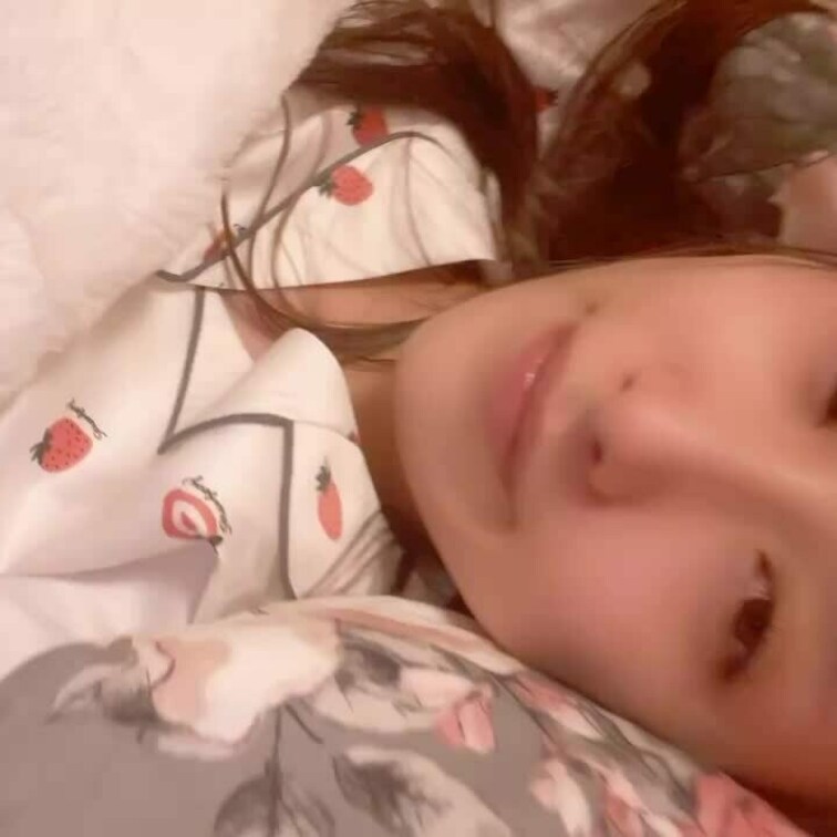 朝投稿しようと思ったのですが、
ちょっと気恥ずかしくなってやめました🤣

最近ぐっと寒くなったので、寝具を冬仕様に