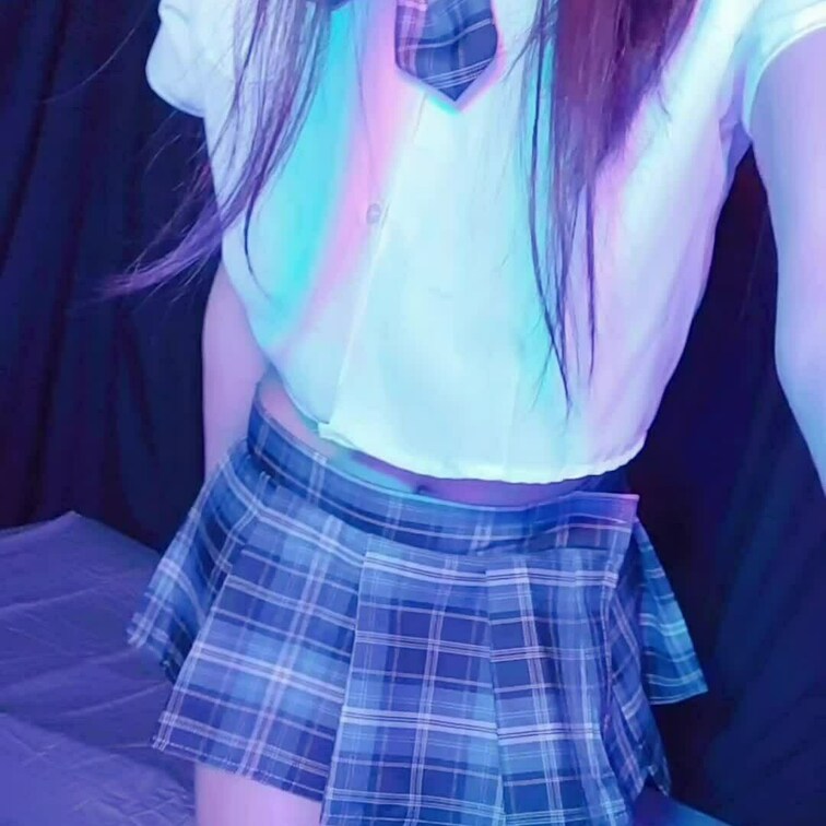 えっちな服でおしりふりふり…💕