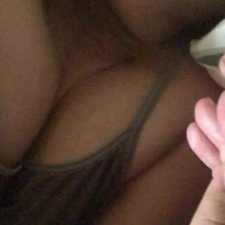 妻の下着姿で寝てるところをじっくりと撮影してみました。