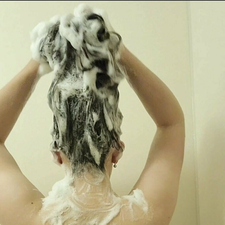 腰までのロングヘアをあわあわシャンプー❣️
最後はもこもこのすごい泡立ち☺️

洗髪フェチ、ロングヘアフェチ、濡れ