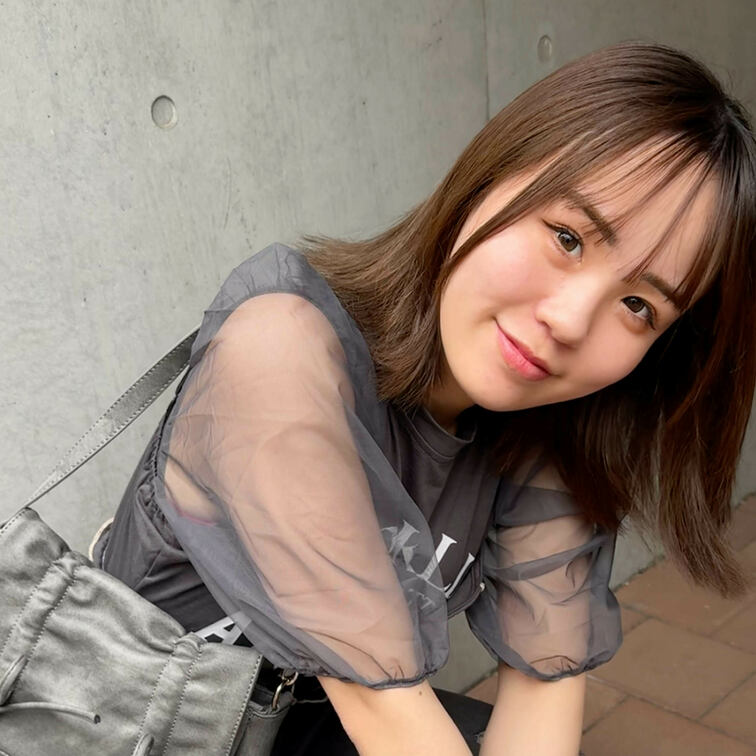  #173【RINA 20歳】
今回ストリートスナップに協力してくれたのは、透け感を生かしたカジュアルコーデが可愛いR
