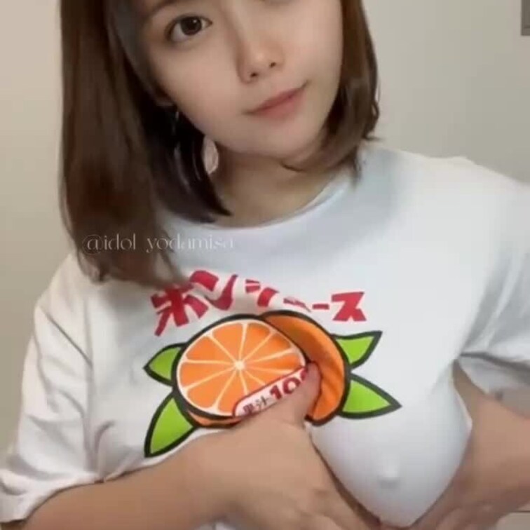 右上のいいねを押してから見てね💛

みさとのポンジュース飲みたい人〜〜！？🍊