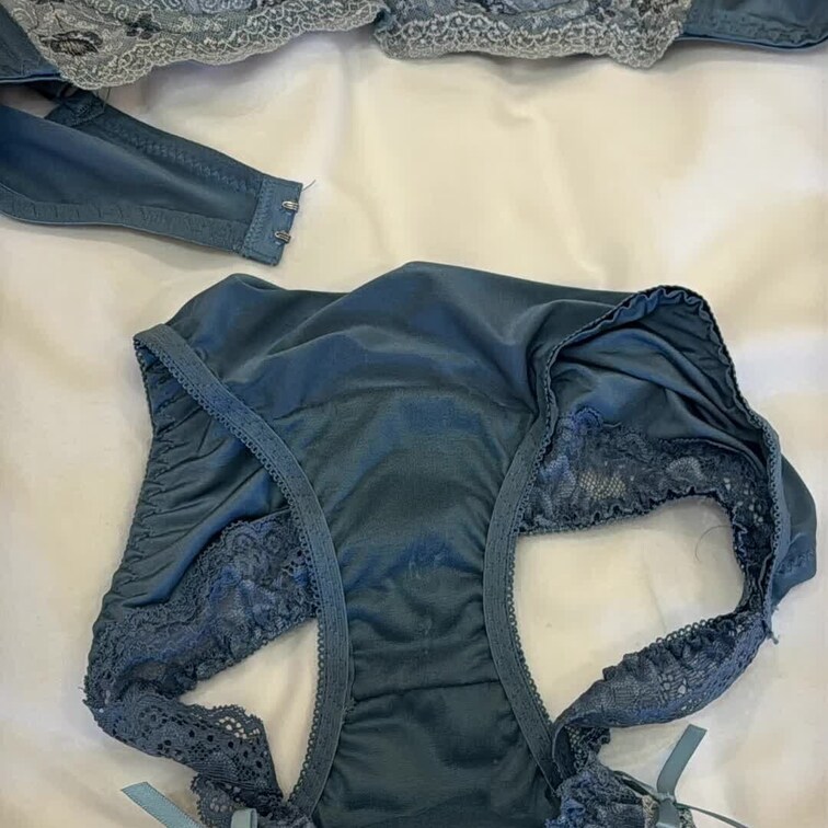 綺麗な瞳のギャル系OLの枕営業(春の有給ラブホ性交デート)下着フェチ (クロッチ、ショーツの内側)

ギャル　OL　