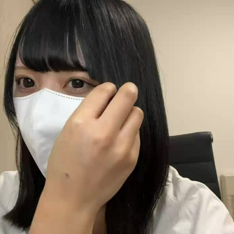 【りん 18 歳】

りんさんのライブ配信動画です
生配信 だと、1 回の有料配信を視聴すると、おおよそ平均 5,
