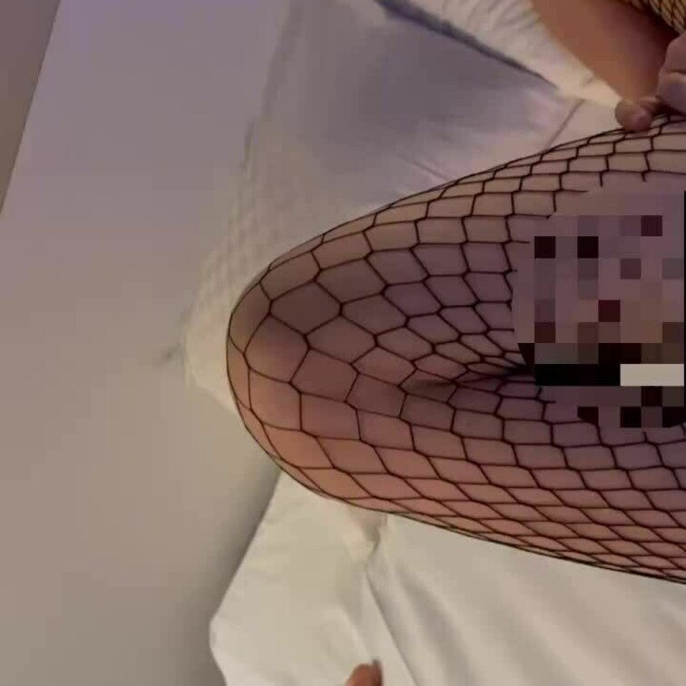嫁の淫乱SEX😋（網タイツ）