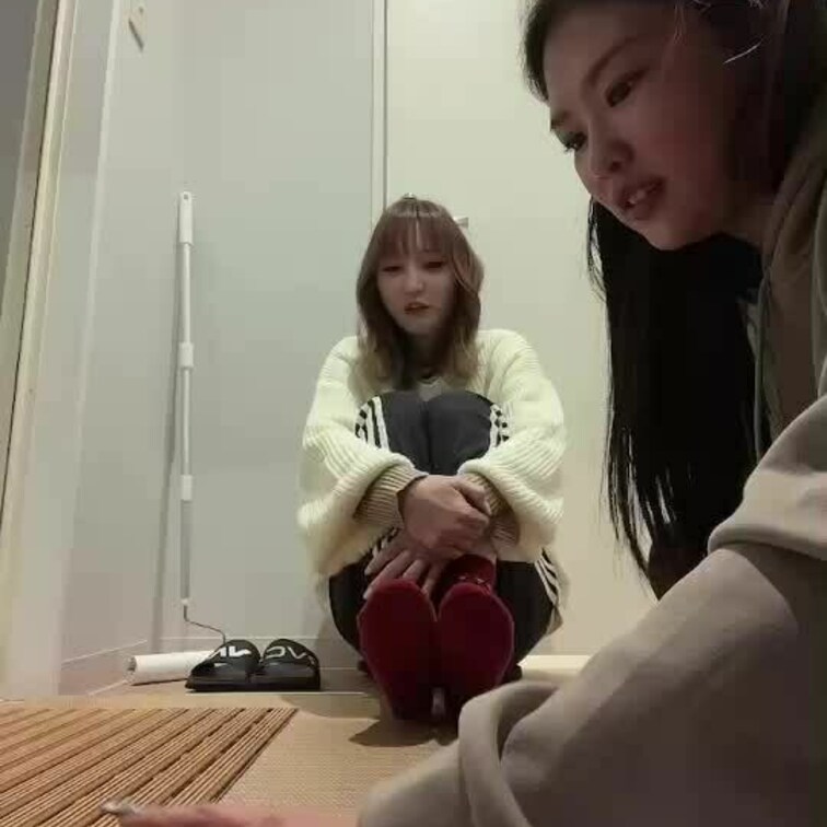 皆様いつもご購入ありがとうございます☺️
今回のくすぐり動画はこちらです👍

是非見てあげてくださいね(  ˆОˆ