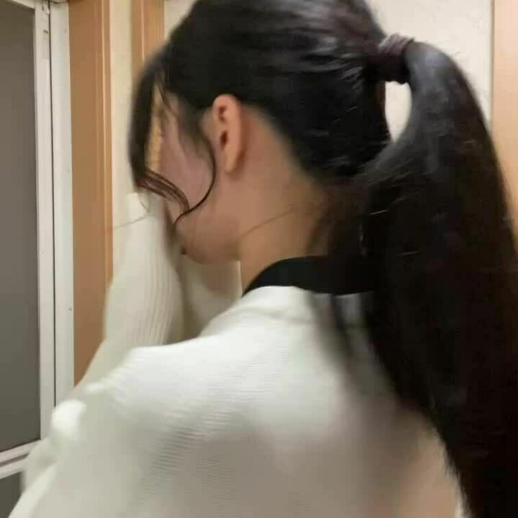 【2023年3月号】
ポニーテールを左右に振る動画です😊