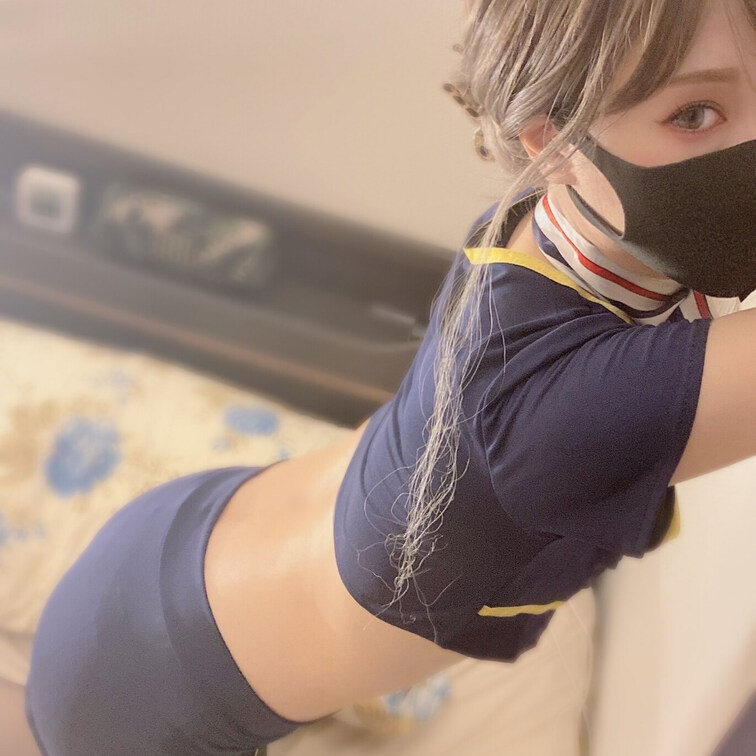 おはょ☀️
久々のタイツ❤️
スタンプ無しも見に来てくれてもぃぃょ?🤭
CAコスのフルVer.を観たい方はこち