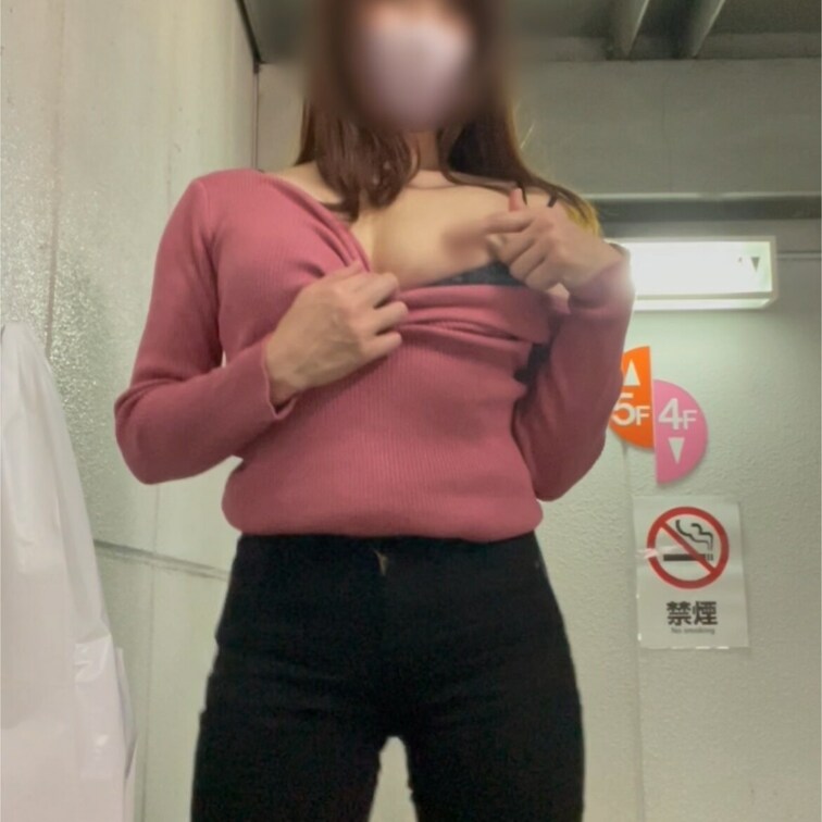 動画からの📸ワクチン接種後にニラ買いました🥰
今日は露出するつもりもなく、残念な服で出てきてしまって恥ずかしいです…(