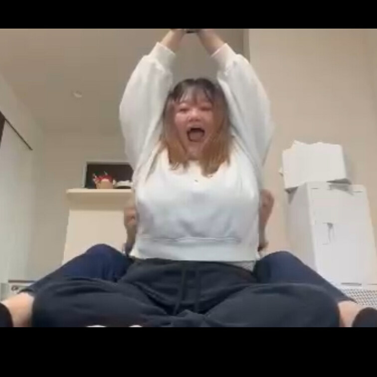 皆様お久しぶりです！
動画の更新が遅くなってしまって申し訳ございません。
今回のくすぐり動画はこちらです👍

是