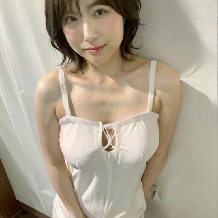 秋月まおです！
XだとBANされそうな画像はこちらで公開します。
こんなおばさんでも需要ありますかね？