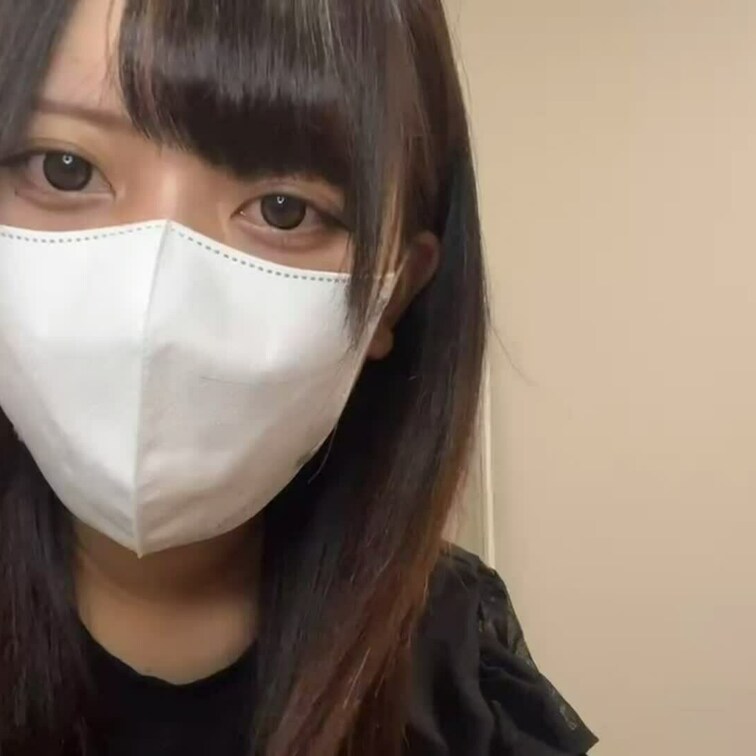 【りん 18 歳】

りんさんのライブ配信動画です
生配信 だと、1 回の有料配信を視聴すると、おおよそ平均 5,