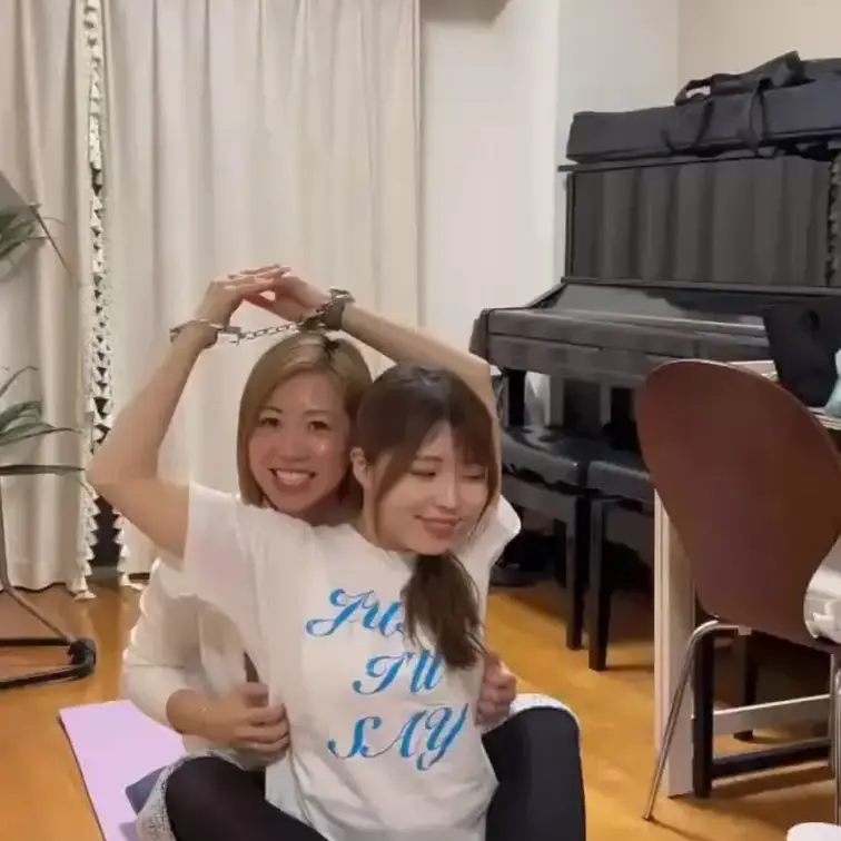 皆様大変お待たせしました！
今回皆様大変お待たせしました！
今回のくすぐり動画はこちらです👍

是非いっぱい見て