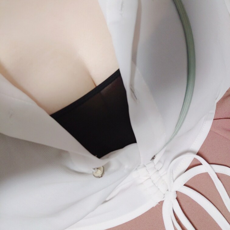 初投稿です✨
ほたるといいます！
ミレニアム生まれの22歳！社会人一年目です✨✨✨
よろしくお願いします✨✨