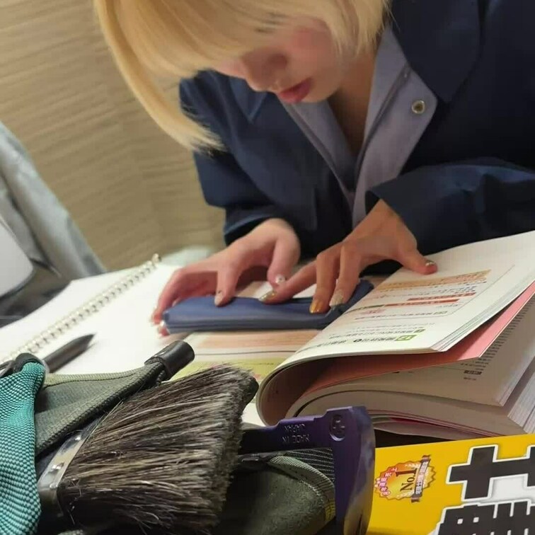 めっちゃ真剣に悩んだけど・・・・
これ、分かるわけなくない！？🤣💭