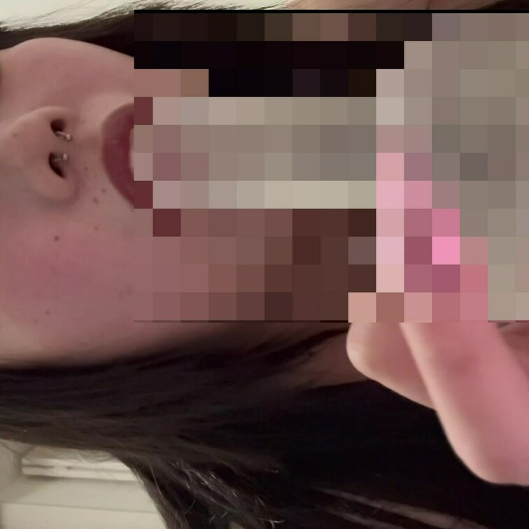 おもちゃ舐めてるやつ〜🫶🏻