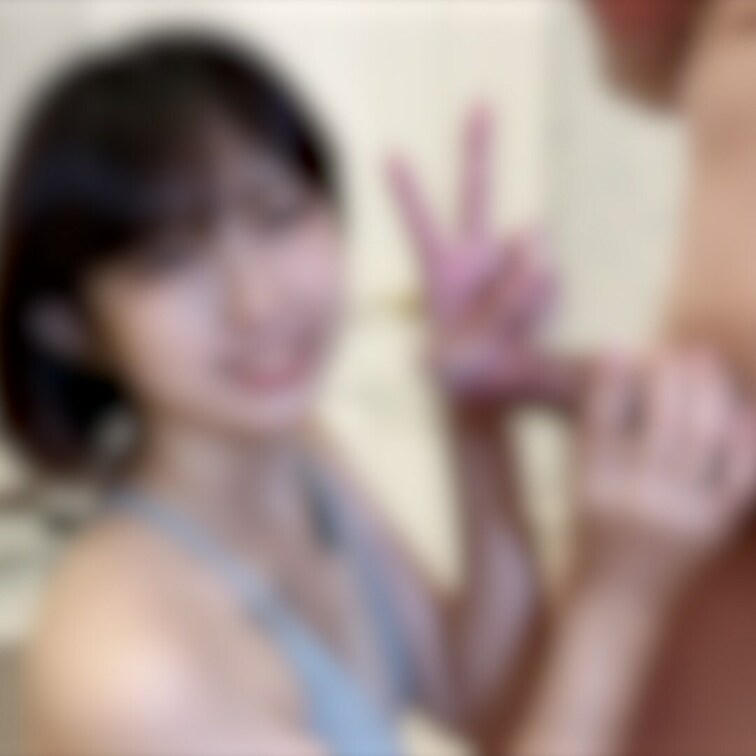 【個撮】パン屋で働く20歳ショートカットフワフワ美女　笑顔で「イラマ最高…♥」喉奥●されながら最後はダブルピース♥
