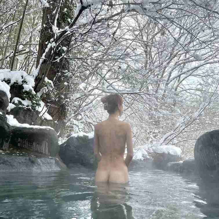 おはようございます😃
雪見風呂って良いけど寒い‼️
あと少し頑張って良い週末をお過ごしください♪