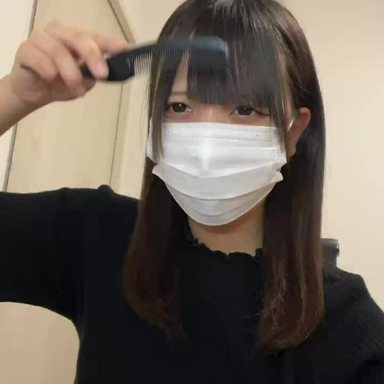 【りん 18 歳】

りんさんのライブ配信動画です
生配信 だと、1 回の有料配信を視聴すると、おおよそ平均 5,