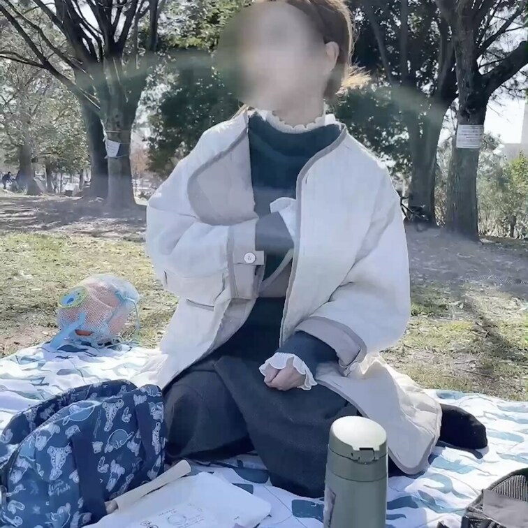 公園でおっぱいチラ見せ
こんな恥ずかしい顔たまらない