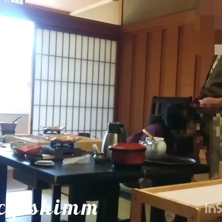 温泉旅館で食事を堪能したあとはやっぱりちんぽですか（笑）。