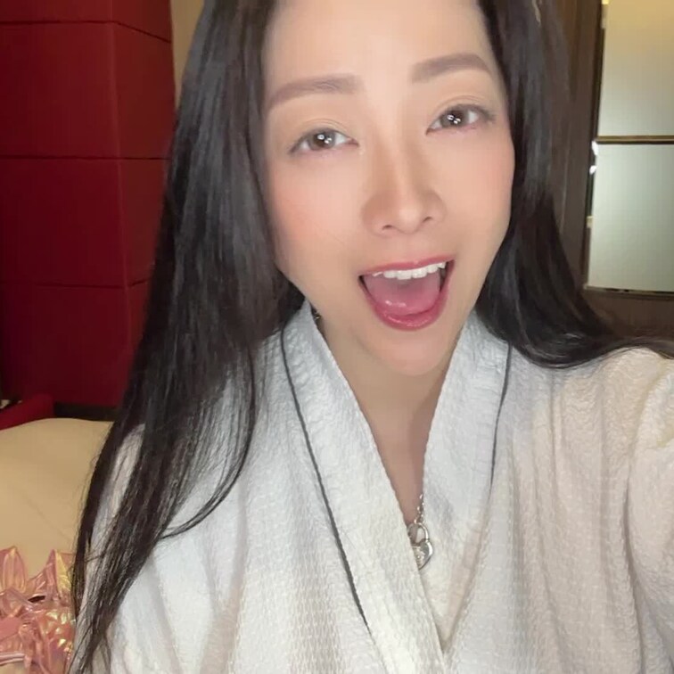 今週も楽しく過ごせた？
ファンサイト楽しんでくれたかな？
いいね待ってるよー！

Did you have a 