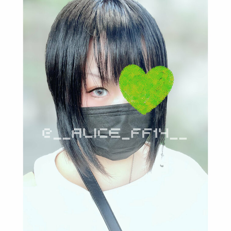 報告遅れましたが髪を切りましたᐠ( ᐛ )ᐟ
髪色も一旦黒に戻しましたが、またしばらくしたら派手髪にしまーす！

