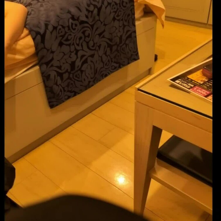 妻と彼氏とのラブホのベットの上での様子。