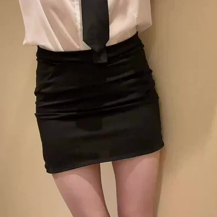 スカートの中見たい人いる💓？