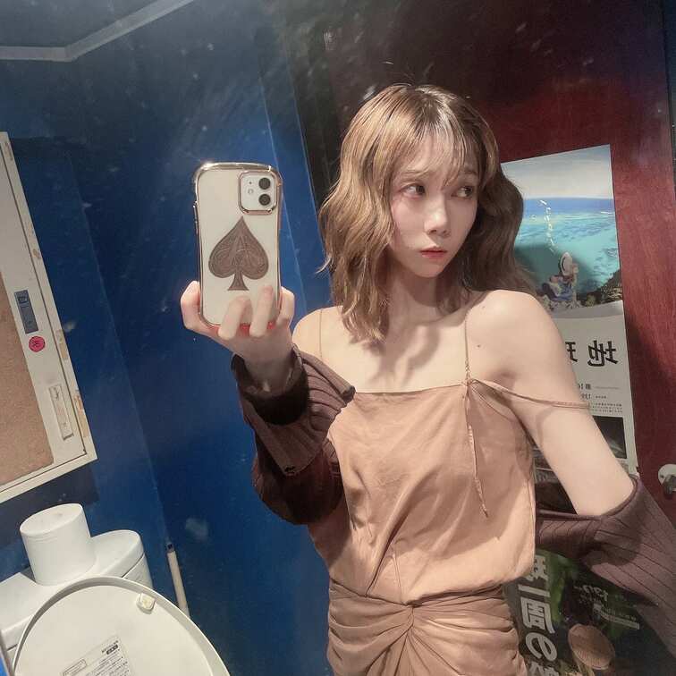 お手洗いの中で撮っちゃった😂🙈