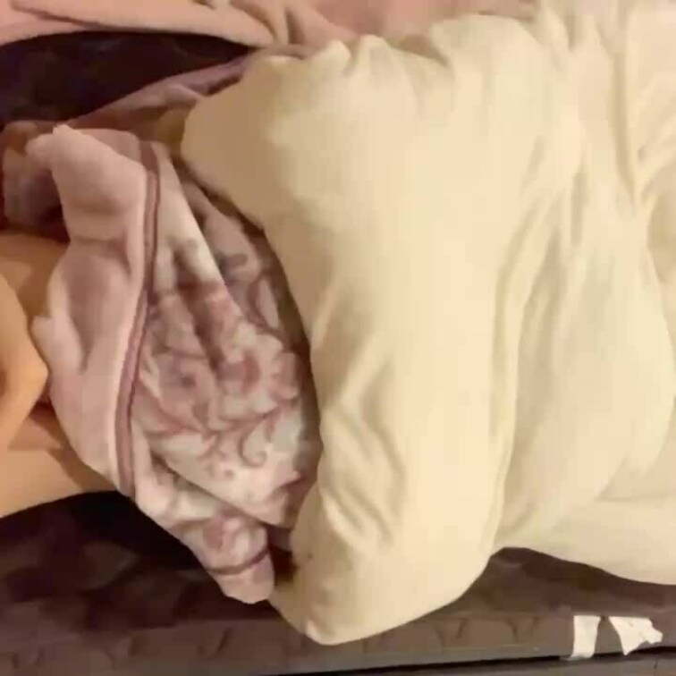 【ショートver】
今回もベッドでのエッチです😊❣️
裸で強く抱きしめられると、
なんとも言えない
幸せな気持ち