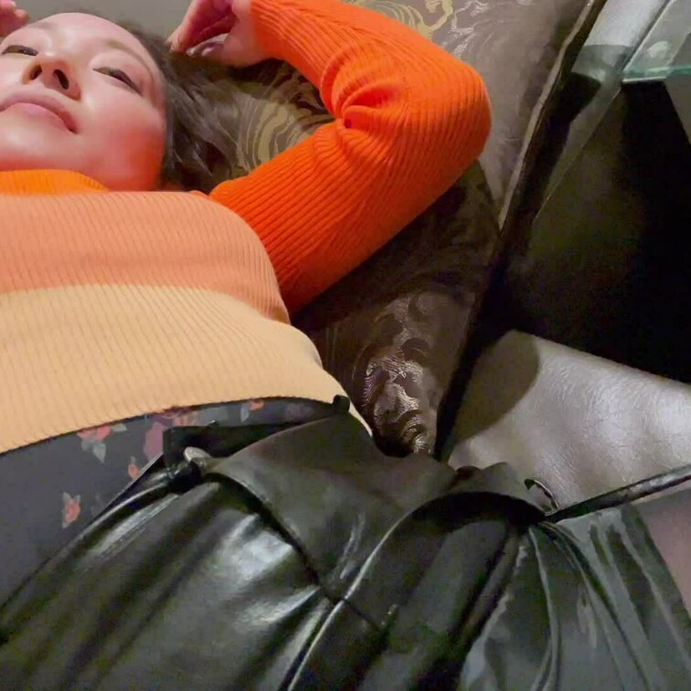 ホテルのお部屋に着いたらむらむらしちゃって…

恥ずかしいけど特別に見せちゃいます🙈💞

"*ﾟ..:｡:.【な
