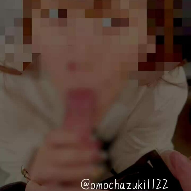 街で声かけた女の子がフェラ好き裏垢女子でした。
一生しゃぶってたいそうなのですが上手すぎて我慢するのが大変でした。
