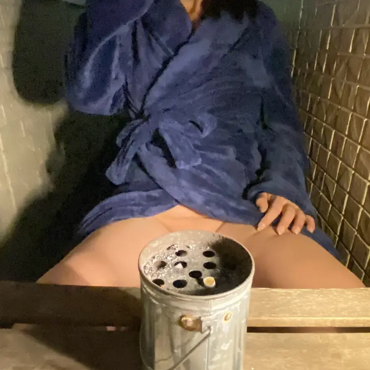 無料お試し　バスローブ妻の画像　