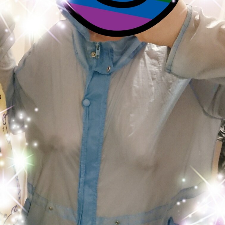 これアウトかな💦
どこか違いますかwww
.
..
...
....

乳首の形です♥️