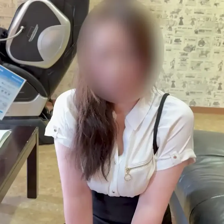 フル「人妻の密会不倫」普段は受け身の人妻が初の責め
今回は30代後半の人妻です。
普段は家族と普通に暮らしていて、遠距離の彼氏もいるのですが、どうしてもハメてほしいらしく私のところに来たみたいです。
また、日頃は受けがメインらしいのですが、たまには私がされてみようと思ったので、彼女にとっては慣れない責めをさせました。
とはいえ、後半は辛抱できずに私が動いてしまったのですが笑
#人妻
#不倫
#ハメ撮り (1/2)